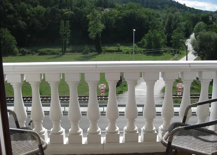 Kamptalschloessl בית הארחה Plank am Kamp